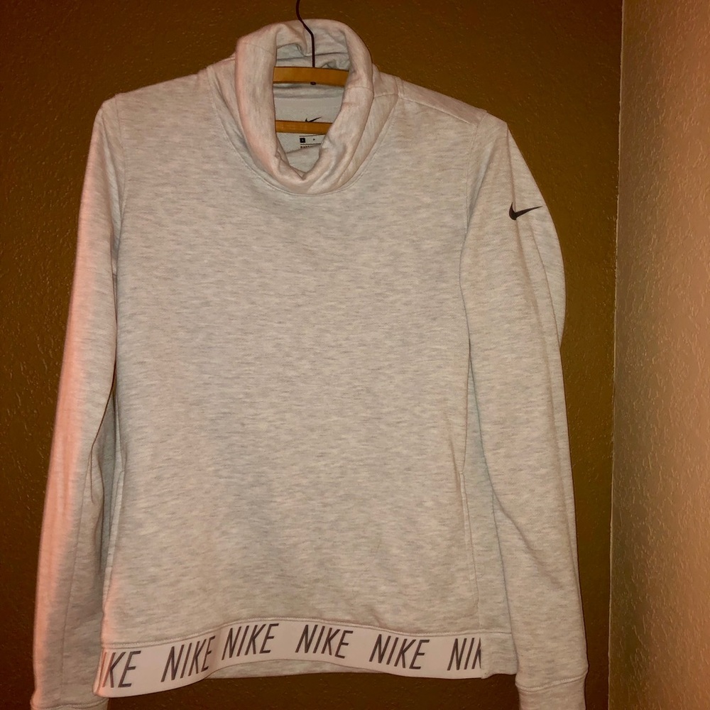 Nike logo pullover